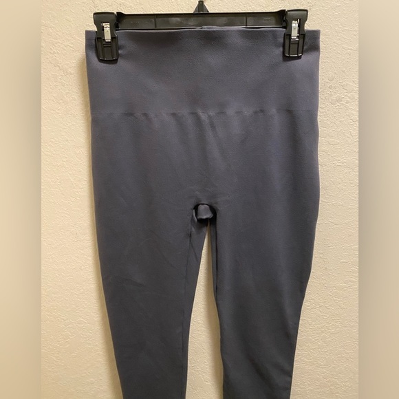 SPANX Grey Essential Shaping Leggings Size M - Picture 4 of 13